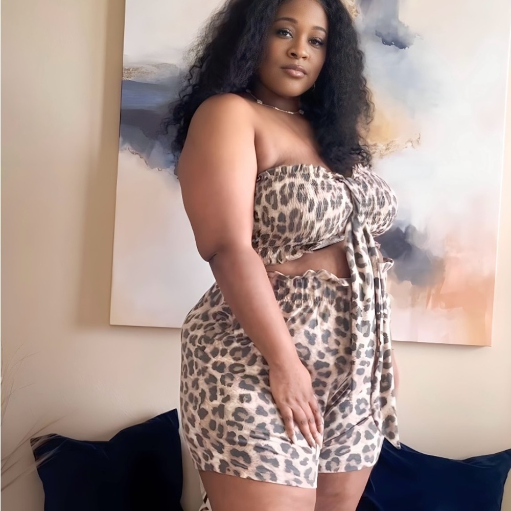 Leopard Short Set - Picture 2 of 4